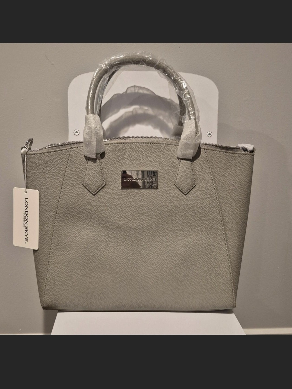 London Skye Leather Tote Bag in Light Gray With Handles and Long Strap